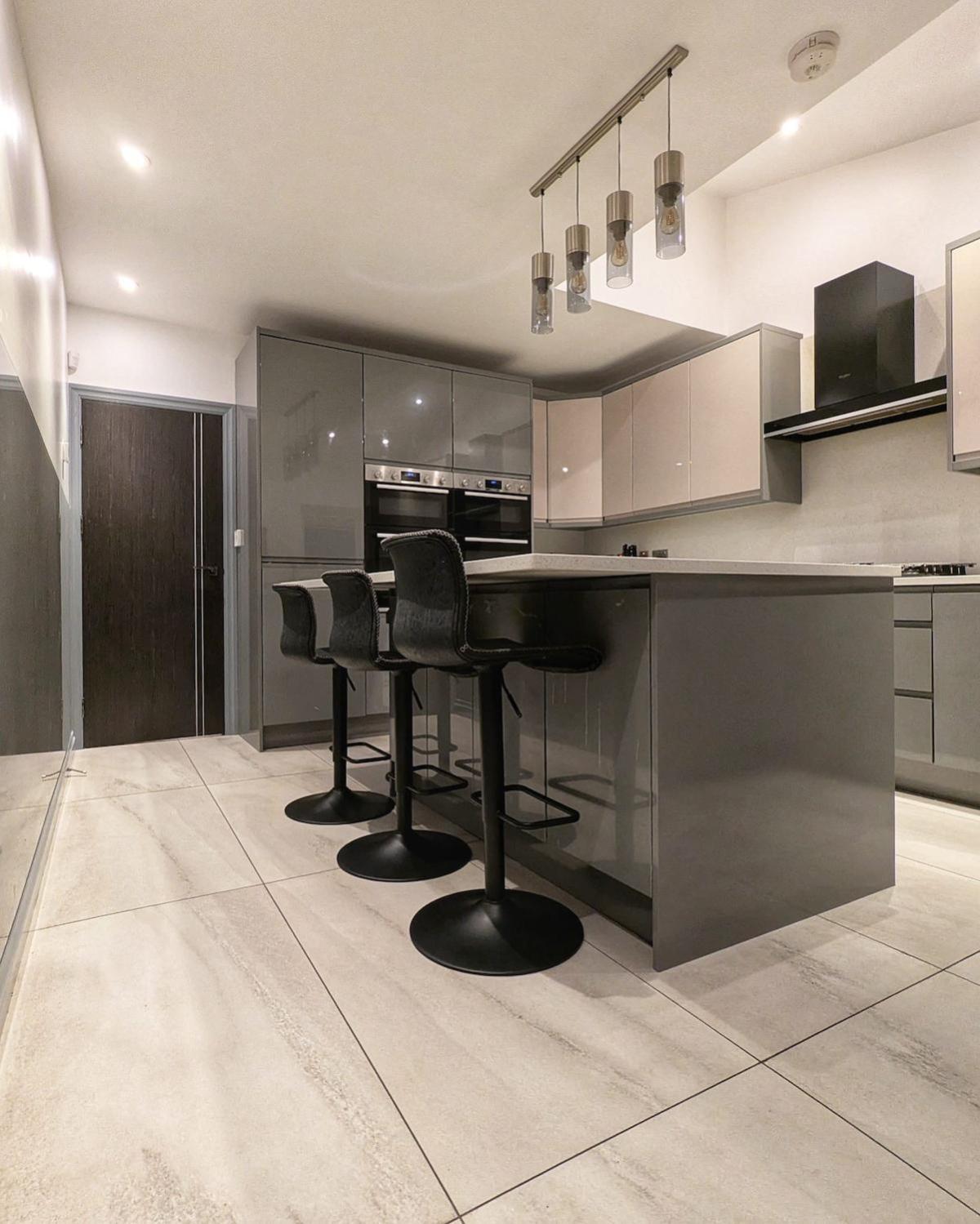Beautiful 5 Bedroom Home Sleeps 12 People In Manchester Eksteriør billede